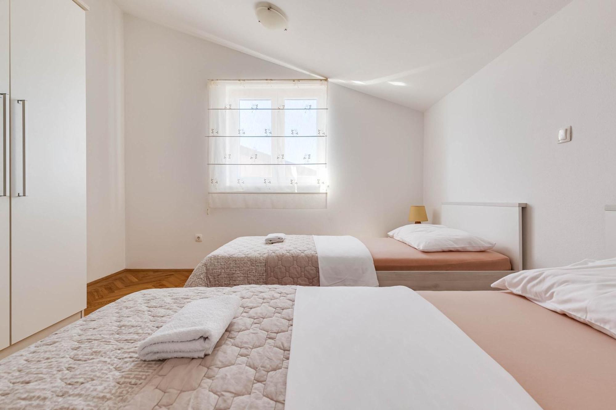 Apartmani Pocrnic Пакоштане Экстерьер фото