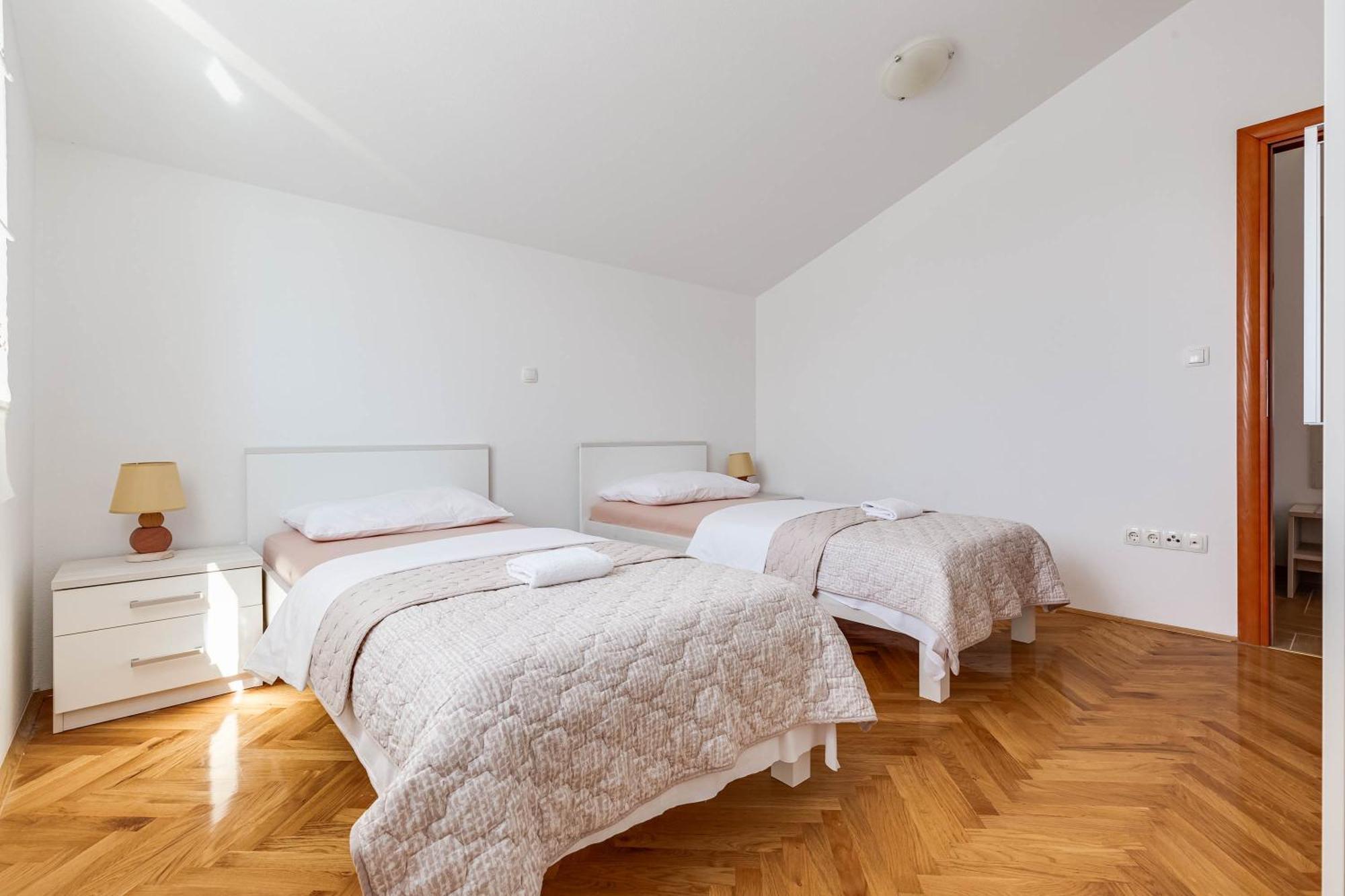 Apartmani Pocrnic Пакоштане Экстерьер фото